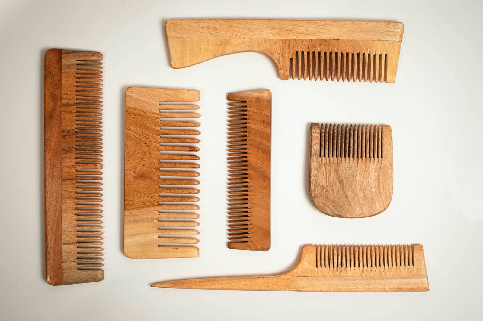 pettini a denti larghi in legno
